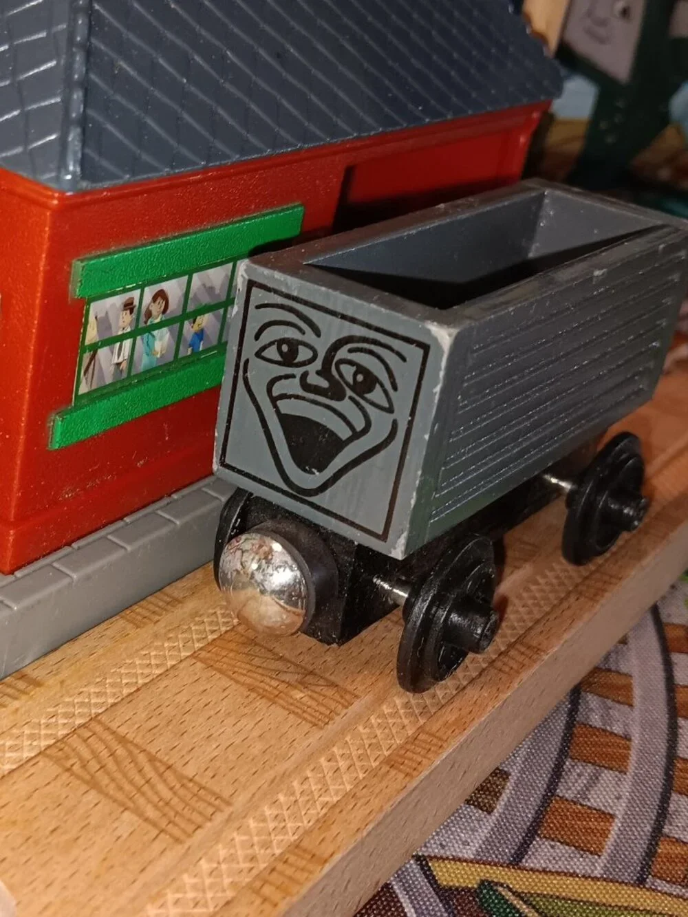 Thomas Wooden Railway Train Engine Track Troublesome Truck